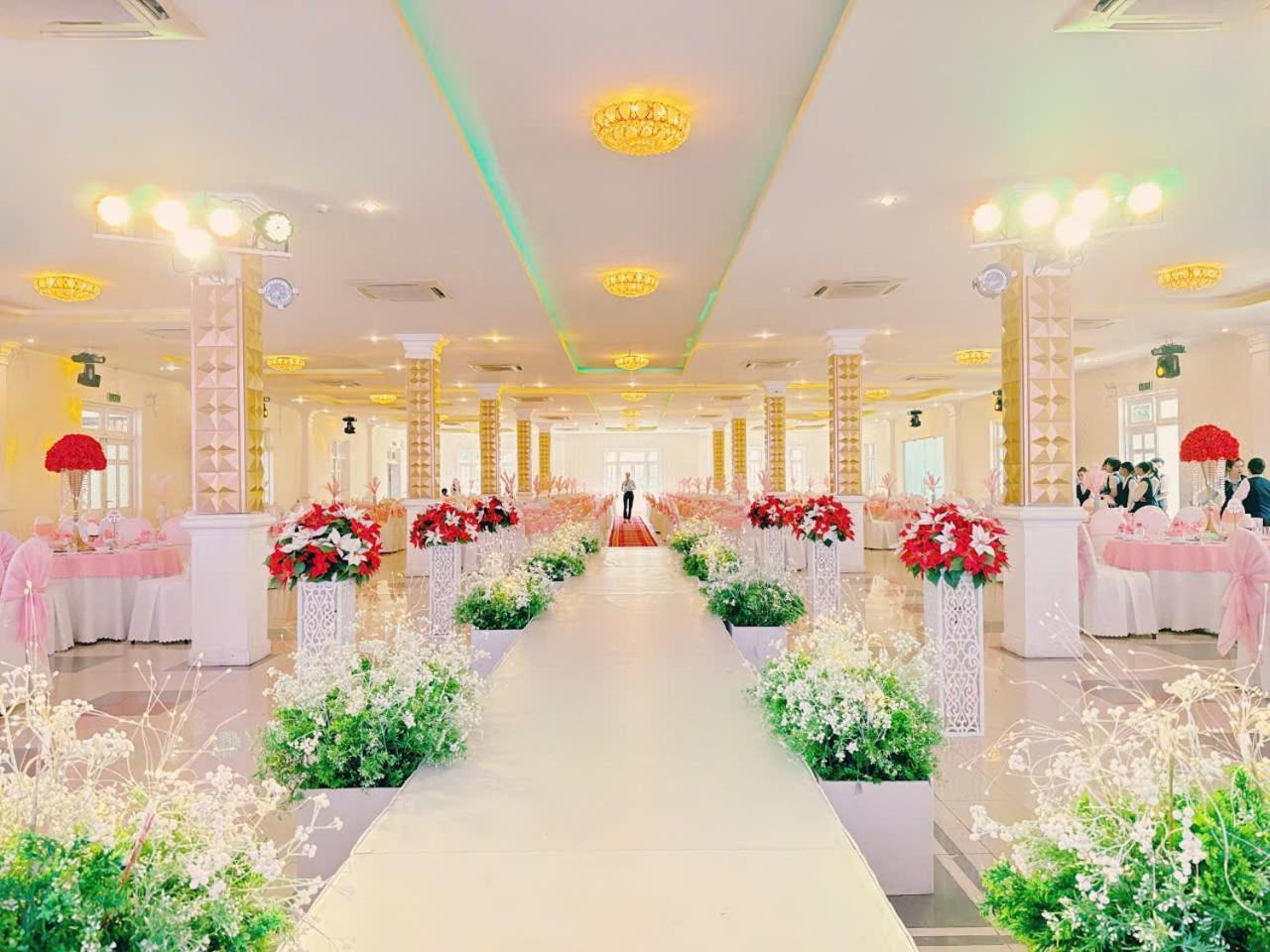 Dakruco Hotel Buon Ma Thuot Exterior foto