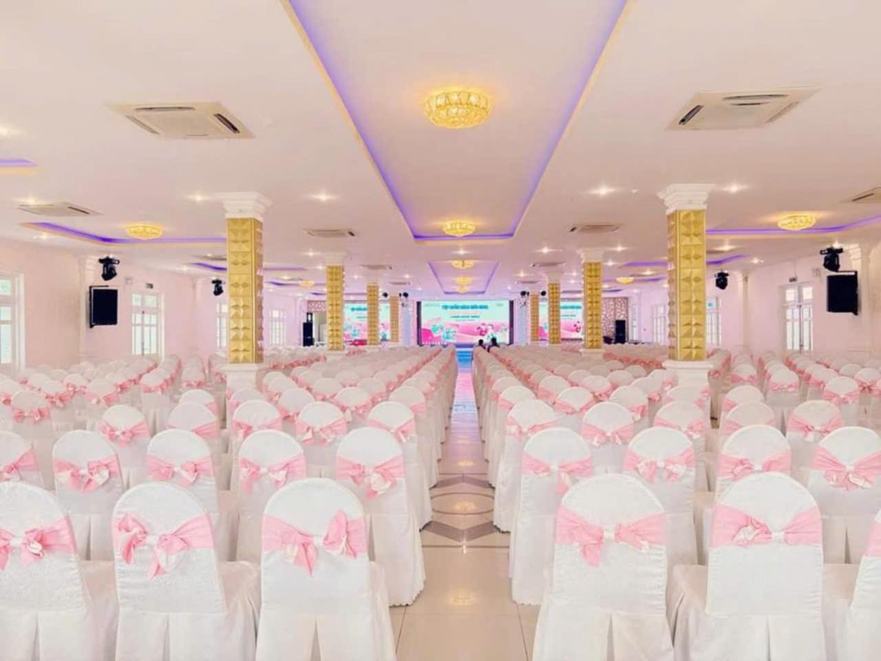 Dakruco Hotel Buon Ma Thuot Exterior foto